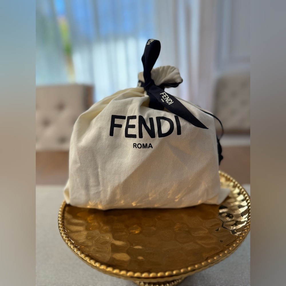 Fendi Cream Leather Crossbody Camera Bag - Picture 10 of 12